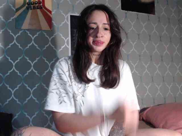 uwu-Monica webcam