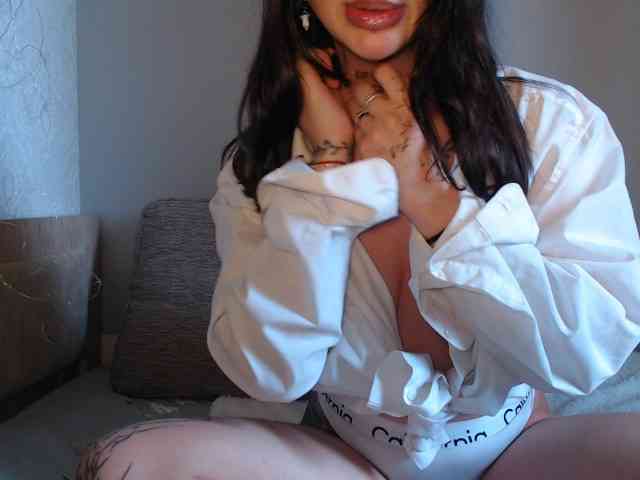 uwu-Monica webcam