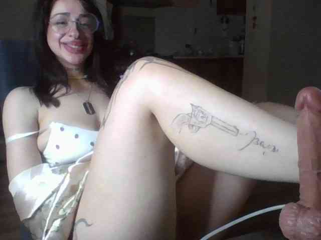 uwu-Monica webcam