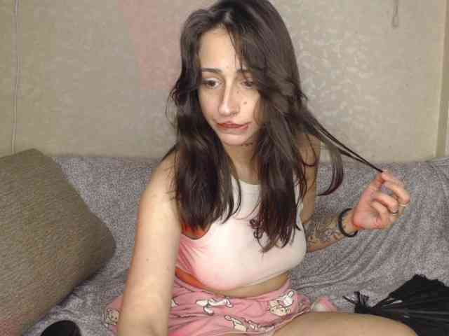 uwu-Monica webcam