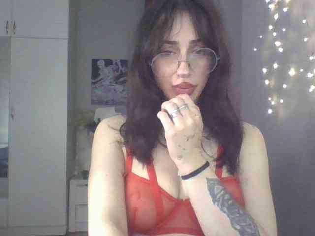 uwu-Monica webcam