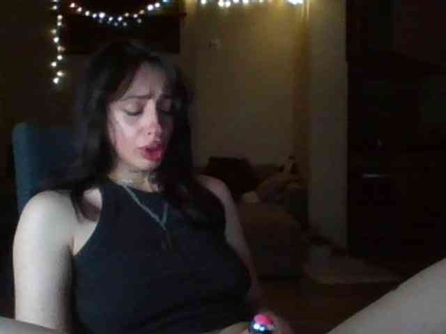 uwu-Monica webcam