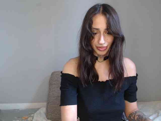 uwu-Monica webcam