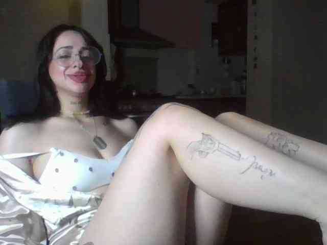 uwu-Monica webcam