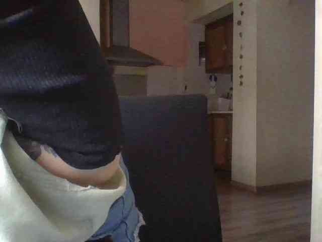 uwu-Monica webcam