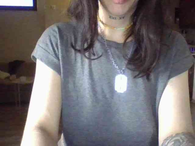 uwu-Monica webcam