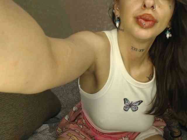 uwu-Monica webcam
