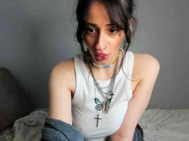 uwu-Monica webcam