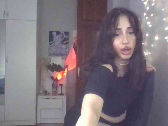 uwu-Monica webcam