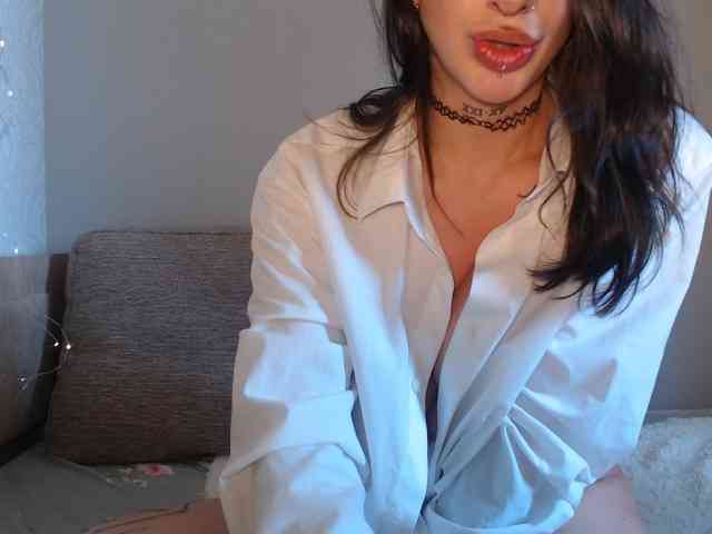 uwu-Monica webcam