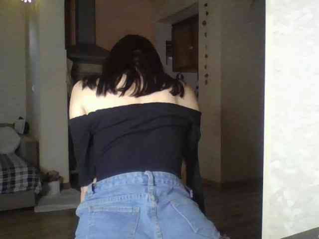 uwu-Monica webcam
