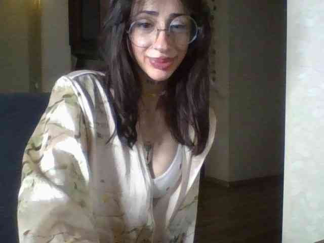 uwu-Monica webcam