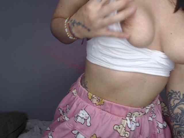 uwu-Monica webcam