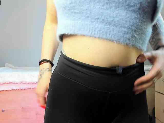 uwu-Monica webcam