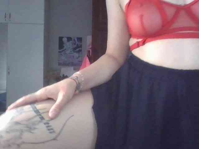 uwu-Monica webcam