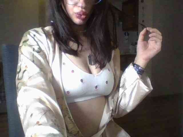 uwu-Monica webcam