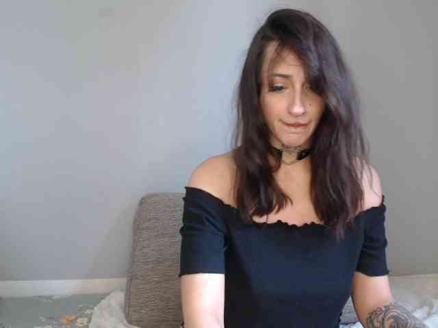 uwu-Monica webcam