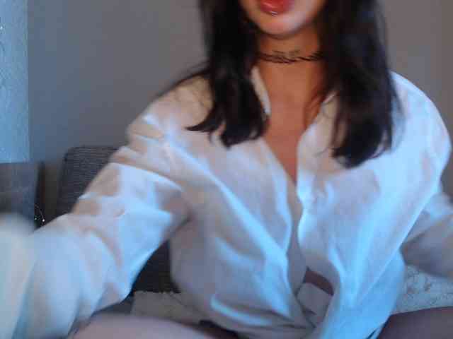 uwu-Monica webcam