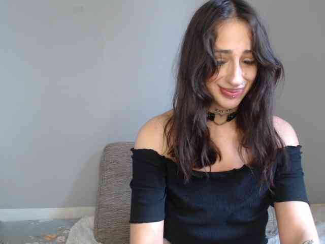 uwu-Monica webcam