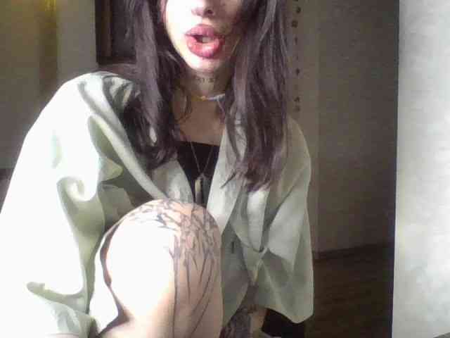 uwu-Monica webcam