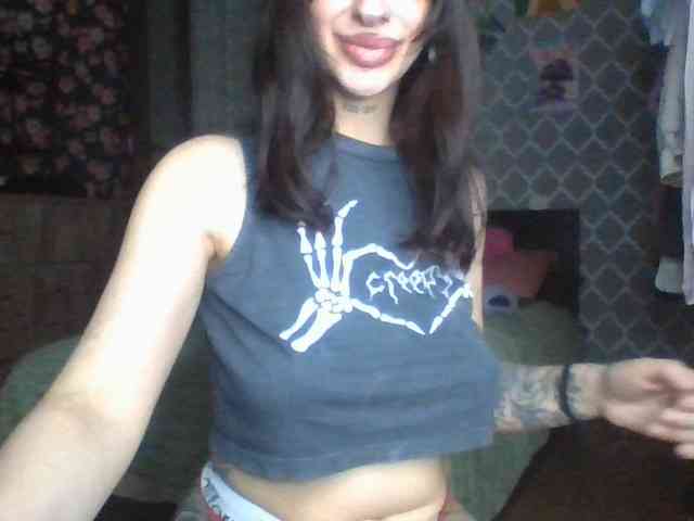 uwu-Monica webcam