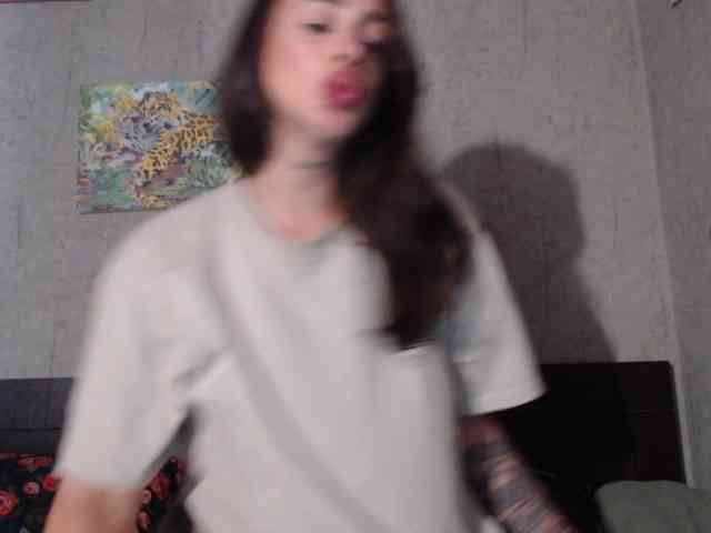 uwu-Monica webcam