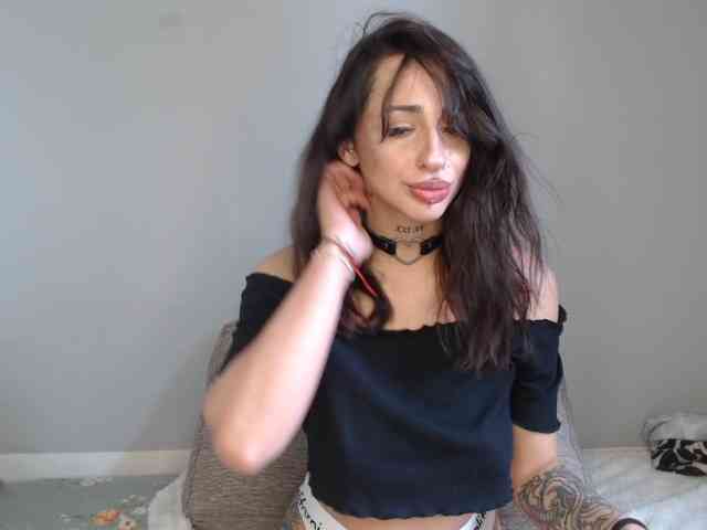 uwu-Monica webcam