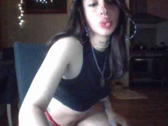 uwu-Monica webcam