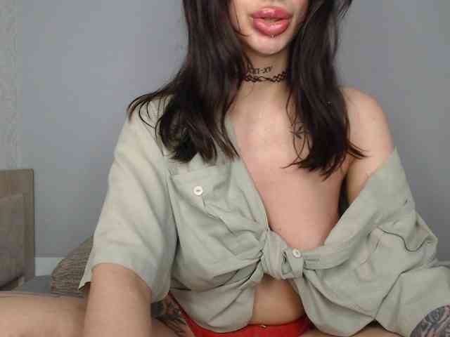 uwu-Monica webcam