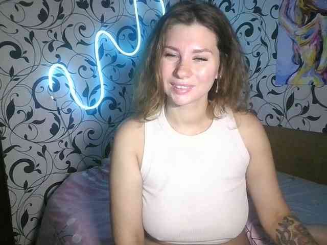 YourEmilie webcam