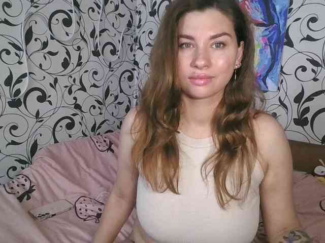 YourEmilie webcam