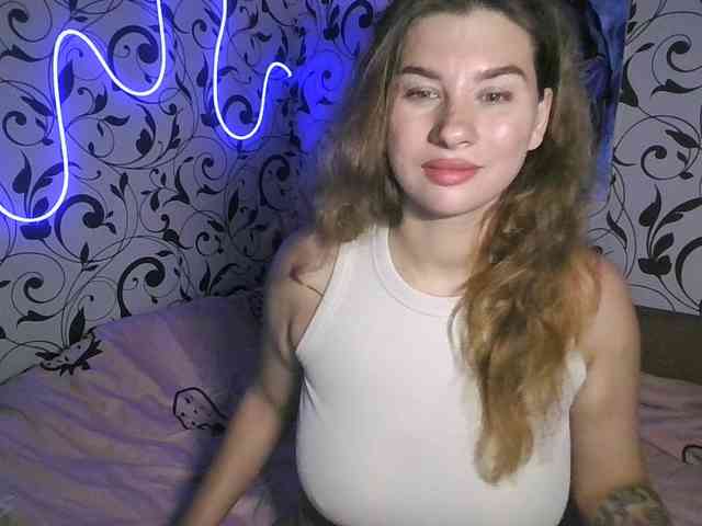 YourEmilie webcam