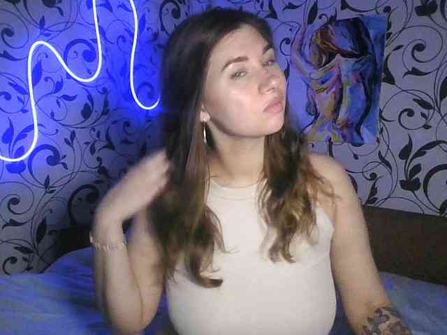 YourEmilie webcam