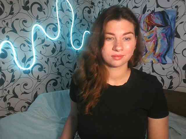 YourEmilie webcam