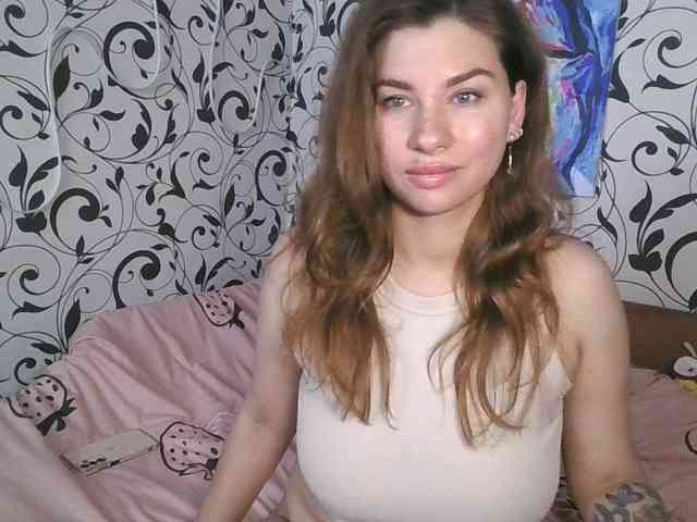 YourEmilie webcam