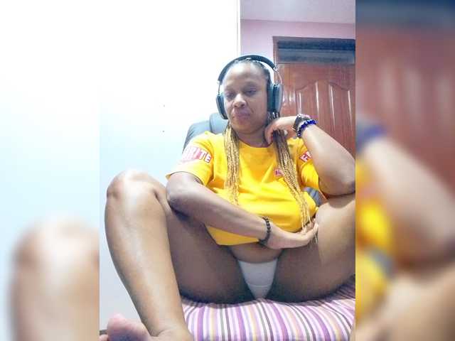 CandyLove live cam on BongaCams