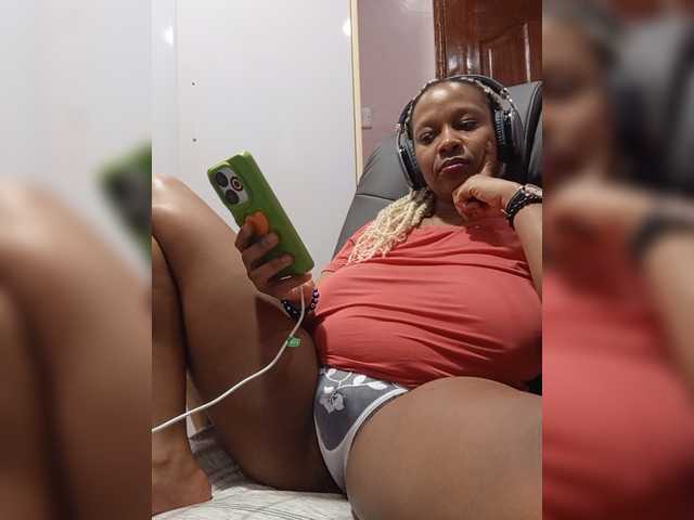 CandyLove live cam on BongaCams