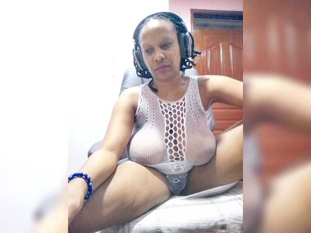 CandyLove live cam on BongaCams