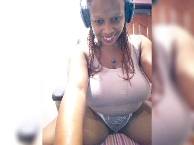 CandyLove live cam on BongaCams