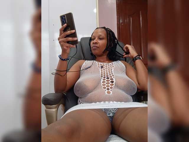 CandyLove live cam on BongaCams