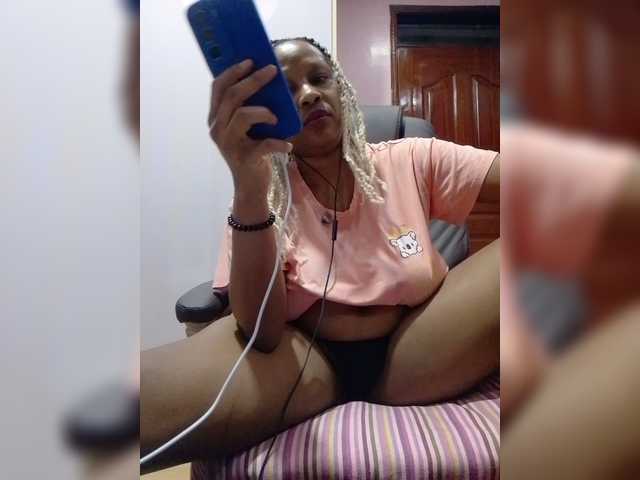 CandyLove live cam on BongaCams
