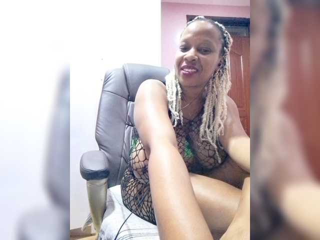 CandyLove live cam on BongaCams