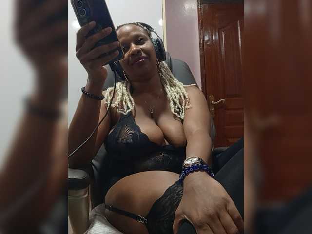 CandyLove live cam on BongaCams