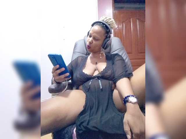 CandyLove live cam on BongaCams