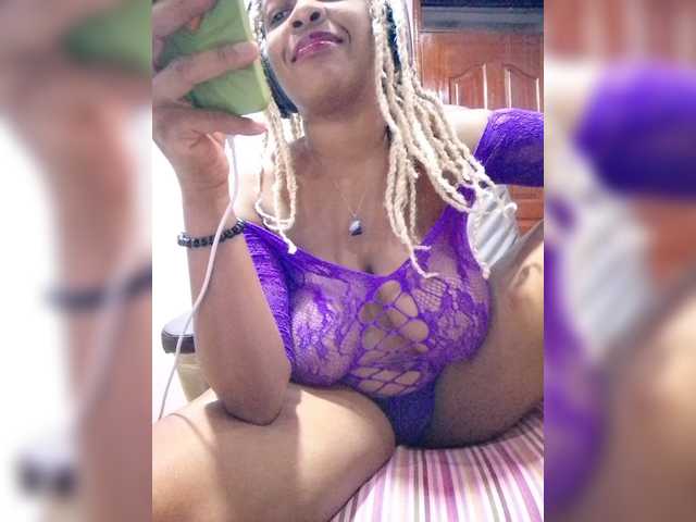 CandyLove live cam on BongaCams