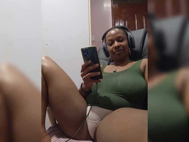 Sex chat gratuit in direct cu CandyLove pe BongaCams