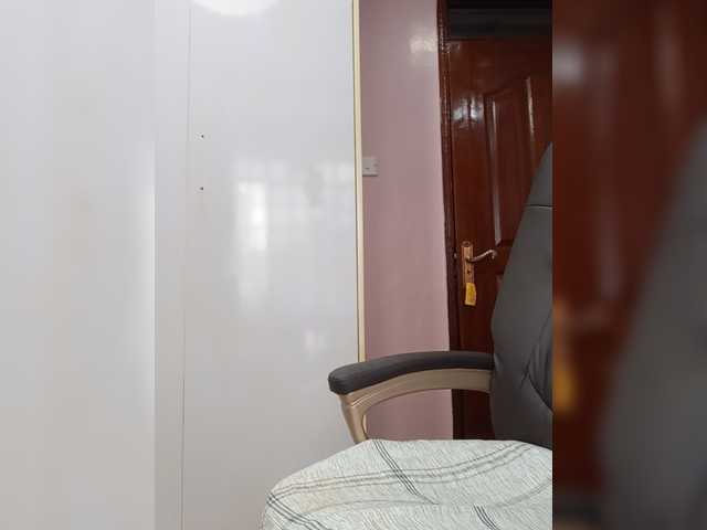 le modèle Candylove est en webcam porno dans un show sur le site bongacams, il possède les tags suivants: Ebony,Brunette,Hairy