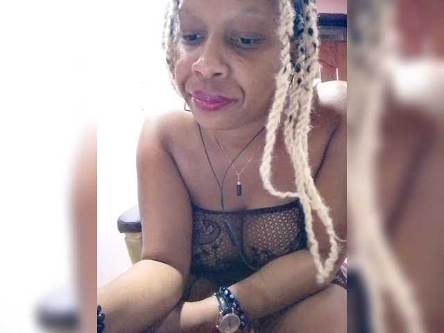 CandyLove live cam on BongaCams