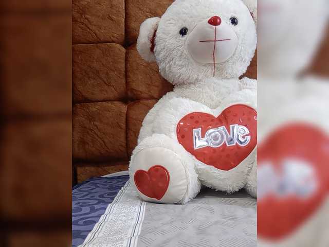 le modèle Candylove est en webcam porno dans un show sur le site bongacams, il possède les tags suivants: Ebony,Blonde,Hairy