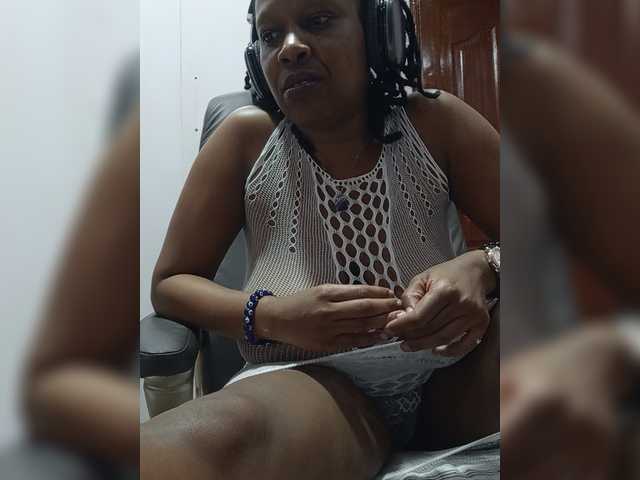 CandyLove live cam on BongaCams